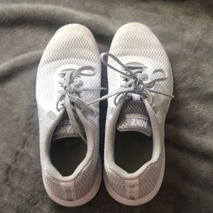 women Nike running shoes